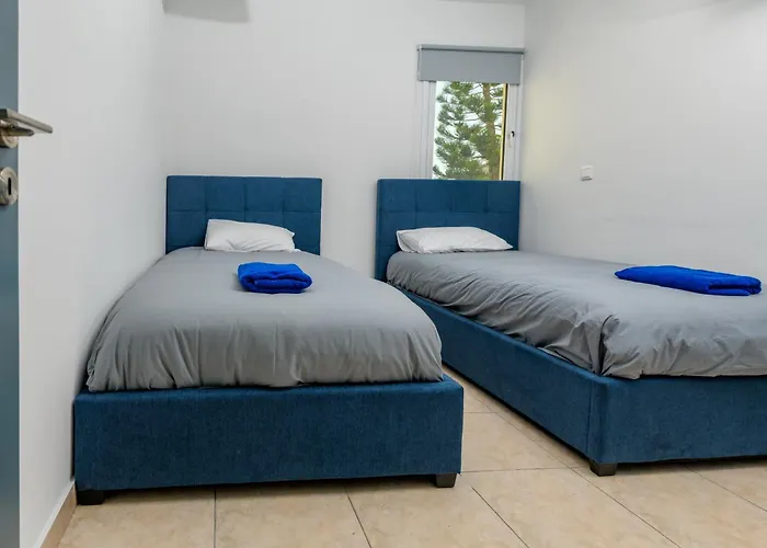 Olympia Flat 104 * ラルナカ